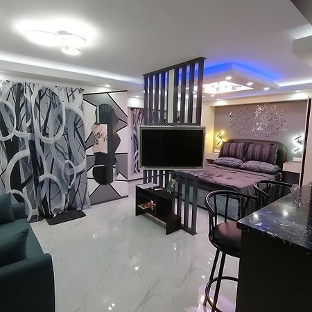Condo Azur Suites B316 Near Airport, Netflix, Stylish, Cozy With Swimming Pool 麦克坦 外观 照片